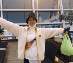 Tampil <i>casual</i> song ji hyo makin cantik