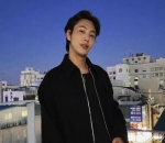 Makin tampan saat tersenyum