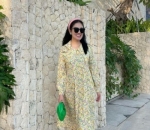 Senyum dan <i>outfit</i> nindy yang cerah