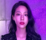 <i>Stunning</i> dengan <i>make up bold</i>
