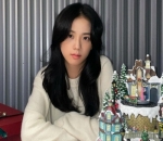 Jisoo Cantik <i>Effortless</i>