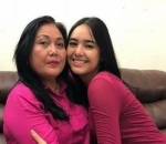 Amanda Kompakan <i>outfit</i> bareng mama  