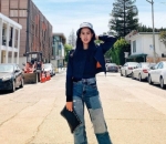 <i>Trendy</i> Dengan <i>Bucket Hat</i> 