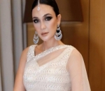 Tampil Bak Artis Bollywood