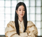 <i>Style</i> Seo Ye Ji saat perankan Ko Mun Yeong di 'It's Okay not to be Okay'