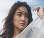 Pesona Nadya Sebagai Model