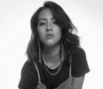 <i>Super edgy</i> bak <i>rock girl</i>