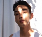 Yoo Ah In pamerkan otot kekar