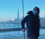Pose Sedih Ketika Tinggalkan London