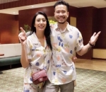 Romantis dengan baju <i>couple</i>