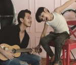 Duet lagu bareng nih!