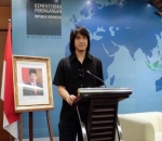 Tampil Gondrong Dengan <i>Outfit</i> Serba Hitam