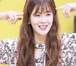 Senyumnya cantik parah