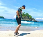OOTD Saat Liburan Ke Pantai