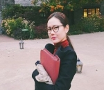 Tampil imut dengan kacamata