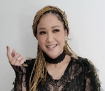 Maia Tampil Nyentrik namun tetap menawan