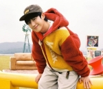 Senyum Jung Hae In ceria dan imut 