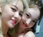 Jeongyeon bareng Nayeon jadinya 2yeon