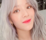 Senyum manis Jeongyeon yang bikin hati meleleh 