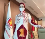 Cantik dalam balutan baju fraksi