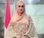 Anggun saat hadiri pelantikan
