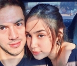 Potret <i>selfie</i> manis berdua