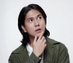 Sama-sama kece dengan rambut panjang