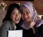 Tawa lebarnya mirip banget