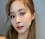Senyum tipis Tzuyu lelehkan hati