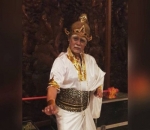 Momen Tampil sebagai tokoh wayang