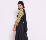 <i>Dress</i> perpaduan cerah dan gelap