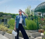 Kenakan <i>outfit fashionable</i>