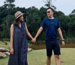 Momen manis Gandengan tangan