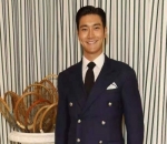 Potret Gagah Siwon saat menghadiri kejuaraan tenis