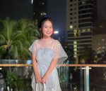 Hempas kesan tomboi dengan tampil feminin