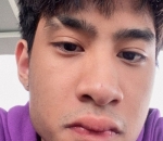 Pamer <i>Selfie</i> Wajah Tampan