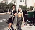 Gaya <i>fashion</i> selalu <i>on point</i>