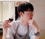 Pancarkan Aura <i>Boyfriend Material</i>
