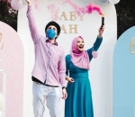 <i>Excited</i> Umumkan Jenis Kelamin Calon Anak