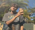 <i>Mirror Selfie</i> Unik 