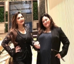 <i>Stunning</i> dengan busana hitam