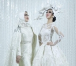 kostum anti <i>damage</i> untuk lagu duet