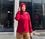<i>Chic</i> dengan paduan busana penuh warna