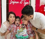 <i>Family potrait</i>