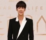 Elegan dengan <i>semi formal look</i>