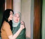 Potret Aisyah bareng sang ibunda tercinta