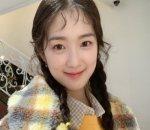 Senyum manis bikin gemas