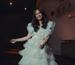 Tampil memesona di gala premiere