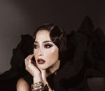 Super <i>stunning</i> dengan <i>make up bold</i>