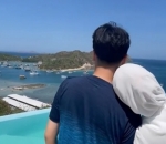 momen <i>cuddling</i> saling sandar 